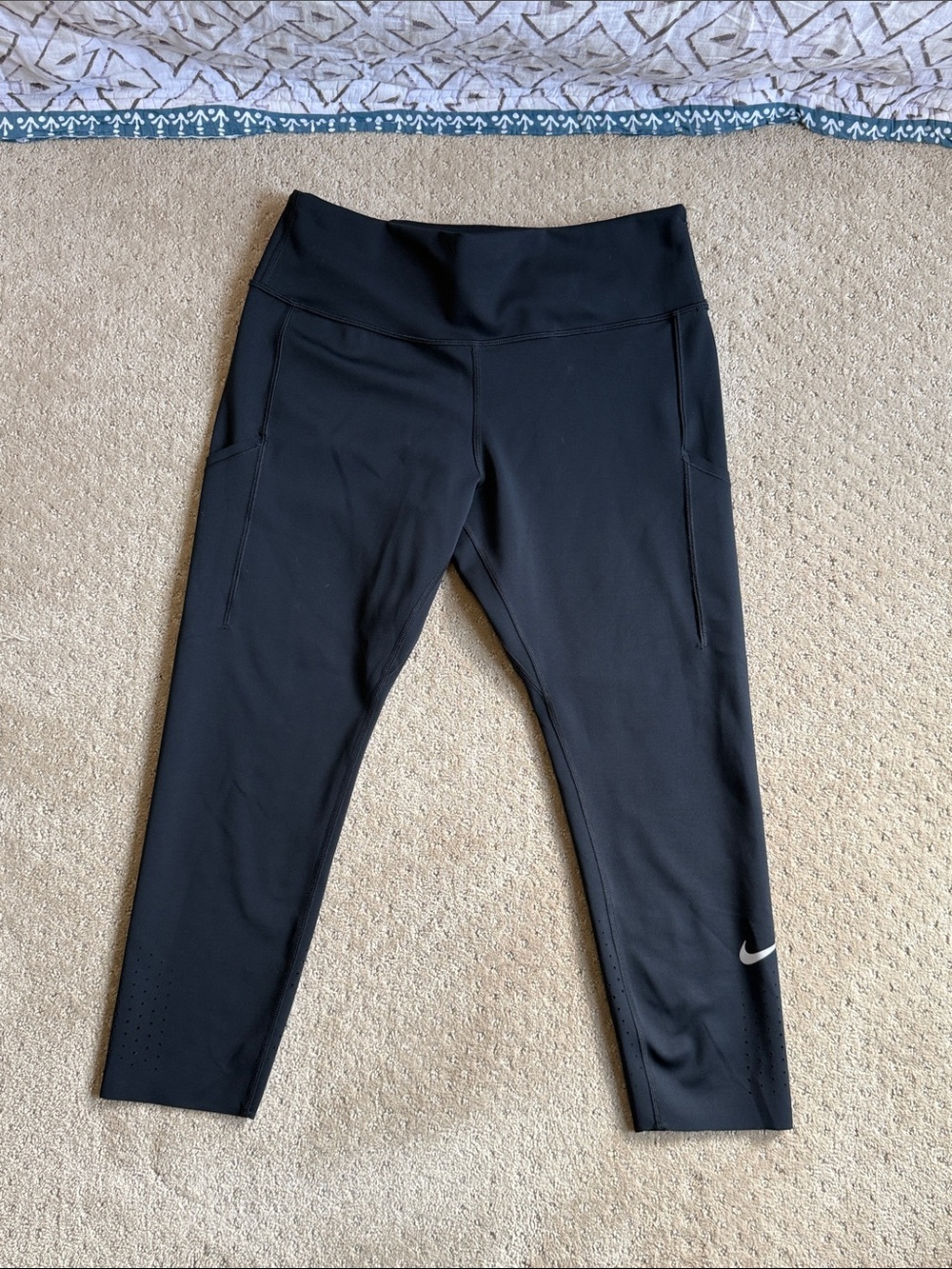 Nike Pro Epic Luxe Mid-Rise 3/4" Crop Running Leggings, Black, Sz XL